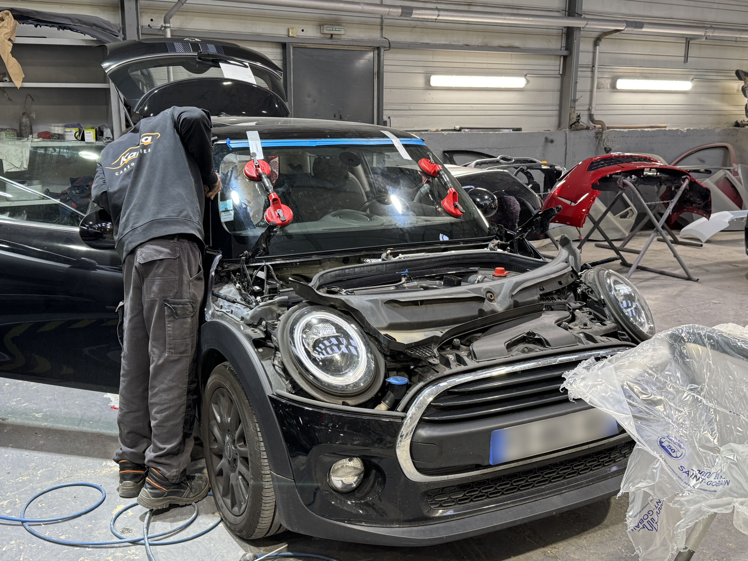 Remplacement de pare-brise à Samoreau par Carrosserie Karma